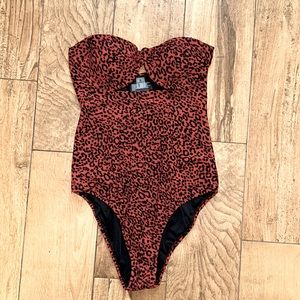 NWOT Volcom strapless one piece swimsuit